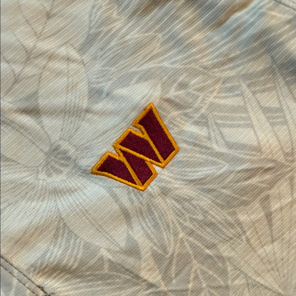 Tommy Bahama NFL Washington White Polo with Subtle Pattern - Picture 5 of 6